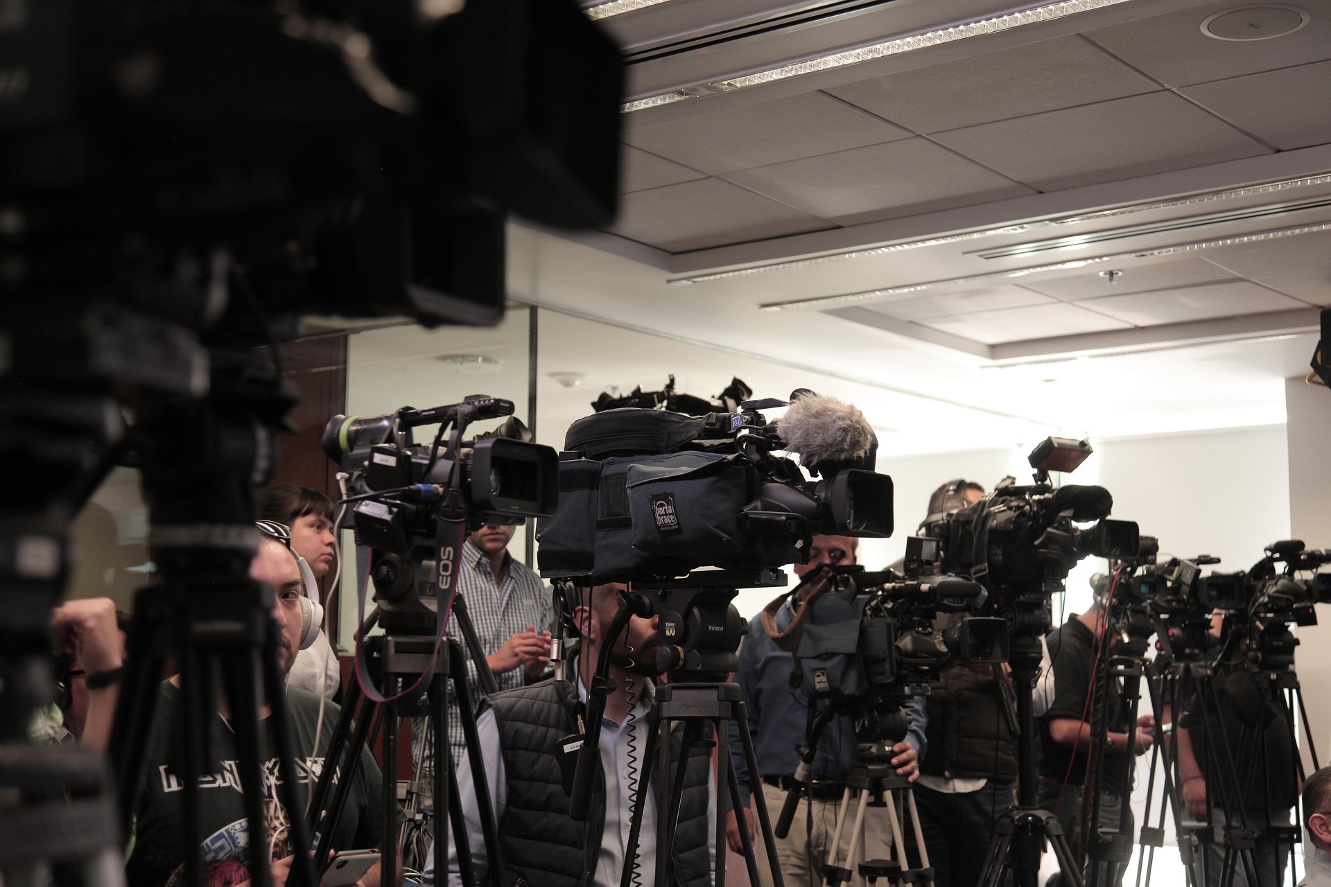 damianlopjus-cameras-6839248_1920 Principal